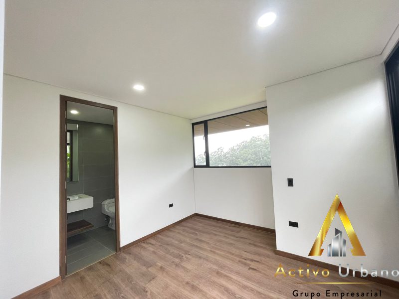 foto_104782_901271444_5054752635_ss