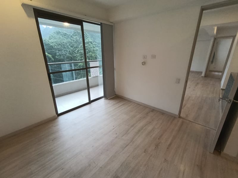 foto_104782_901271444_5238335282_ss