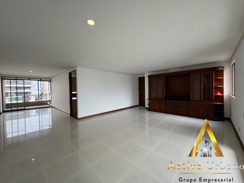 foto_104782_901271444_5776031168_ss