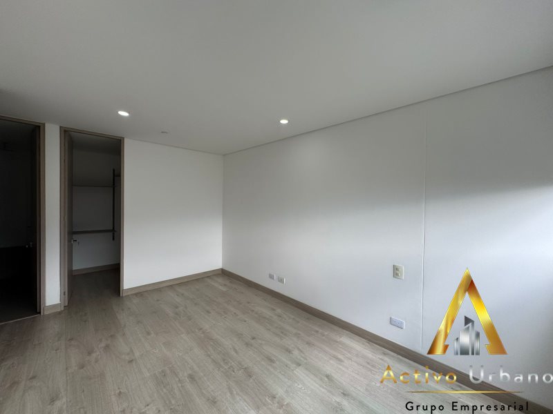 foto_104782_901271444_6008055747_ss