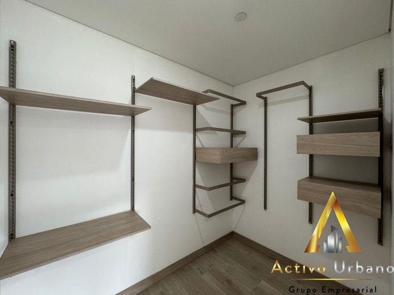 foto_104782_901271444_6008356289_ss