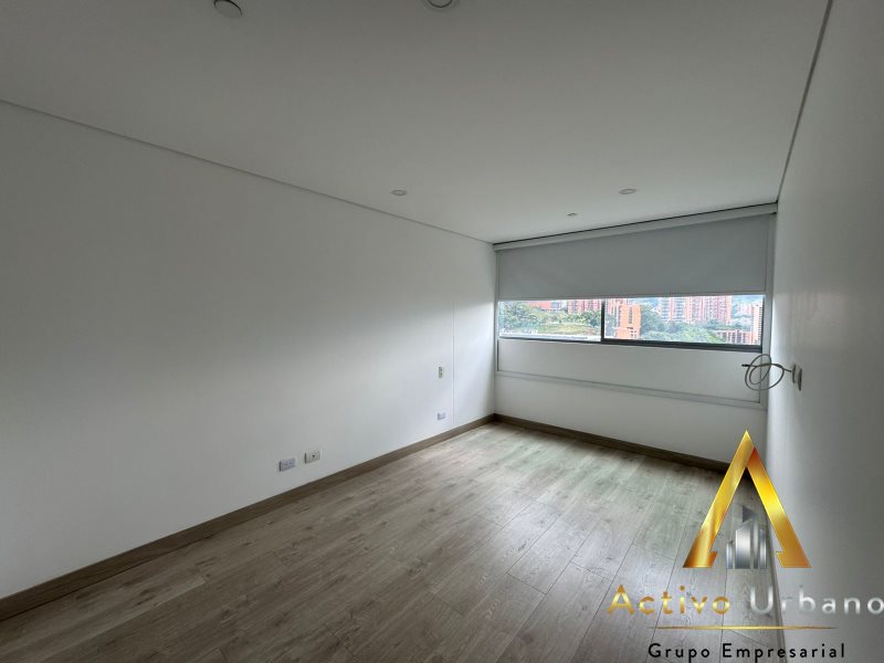 foto_104782_901271444_6016930688_ss