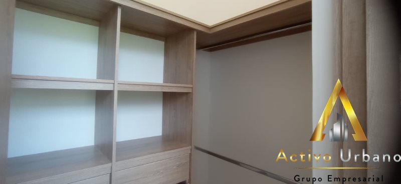 foto_104782_901271444_6053313233_ss