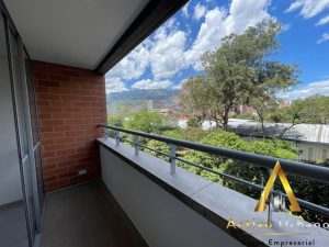 foto_104782_901271444_6361717168_ss