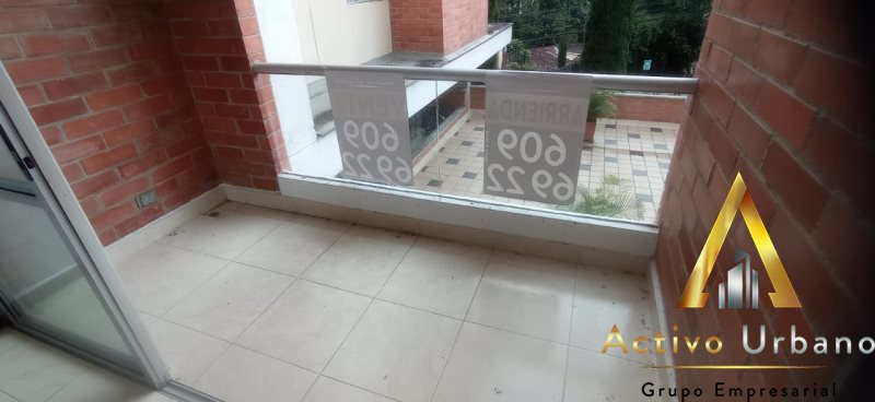 foto_104782_901271444_6369431250_ss