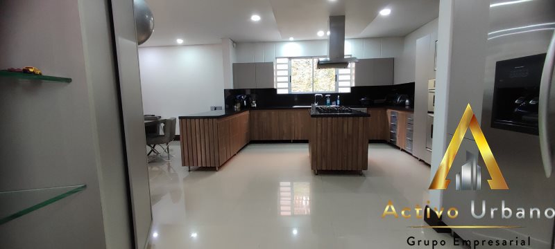 foto_104782_901271444_6469344114_ss