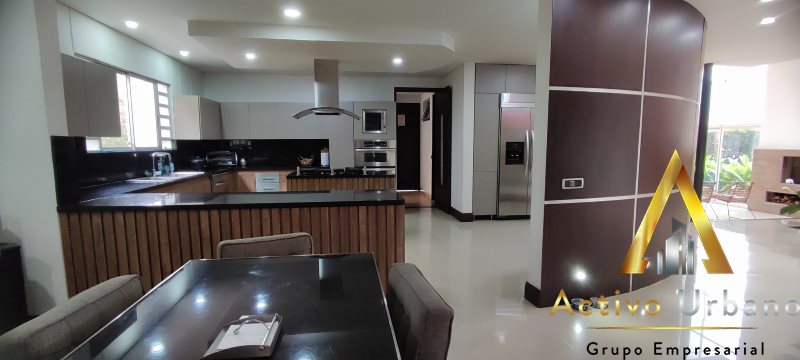 foto_104782_901271444_6469450262_ss