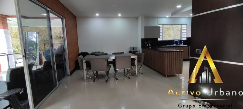 foto_104782_901271444_6486011929_ss