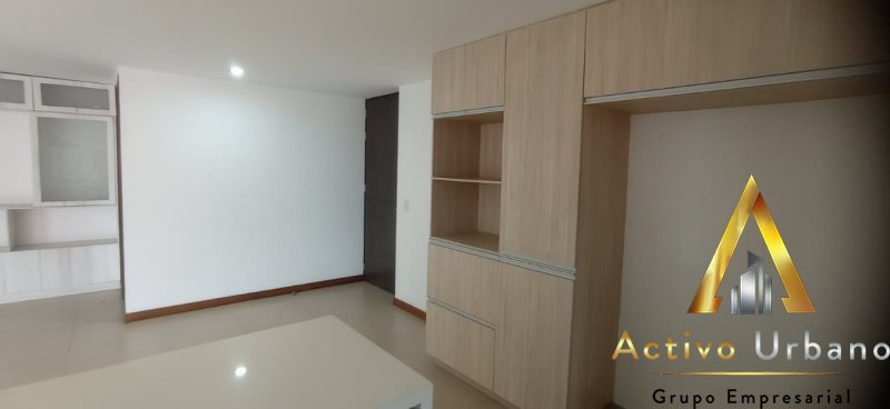 foto_104782_901271444_6489050204_ss