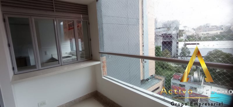 foto_104782_901271444_6489848802_ss