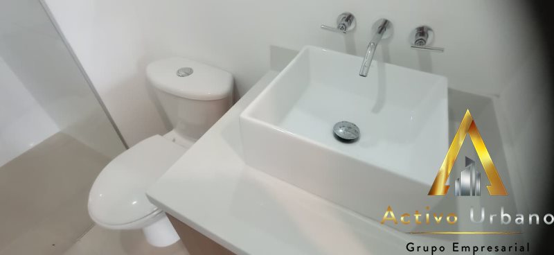 foto_104782_901271444_6518874310_ss