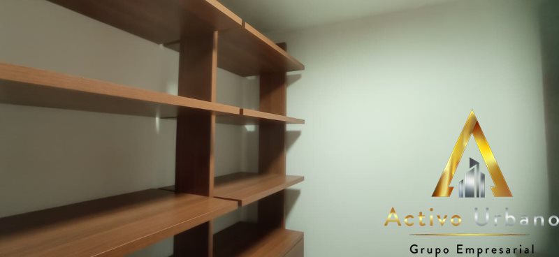 foto_104782_901271444_6535363070_ss