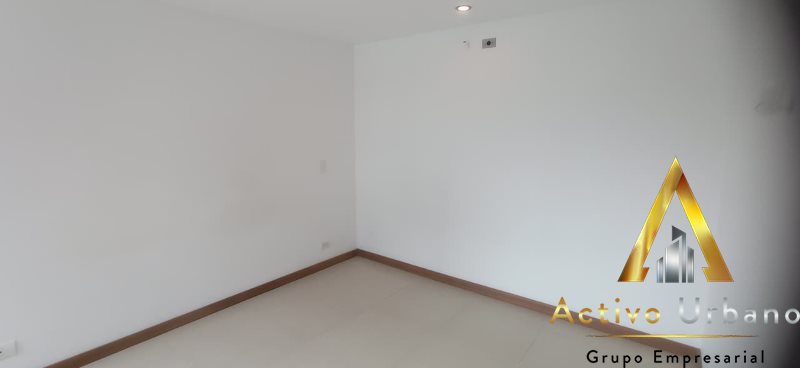 foto_104782_901271444_6537559289_ss