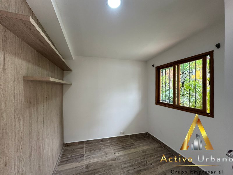 foto_104782_901271444_6767255672_ss