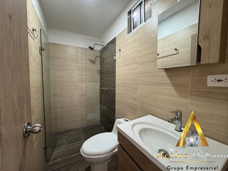 foto_104782_901271444_6772010891_ss