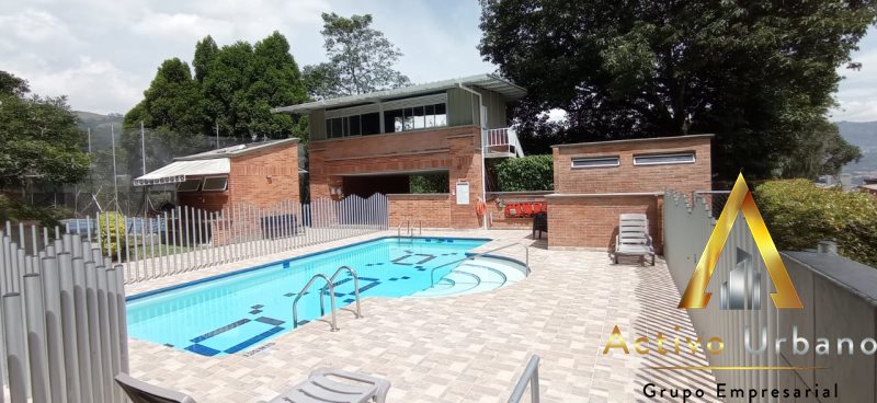 foto_104782_901271444_6800745600_ss