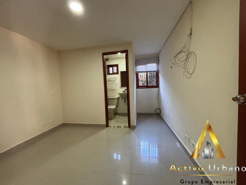 foto_104782_901271444_6867763614_ss