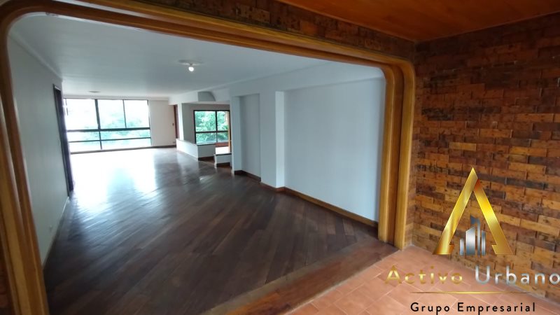 foto_104782_901271444_6870906884_ss