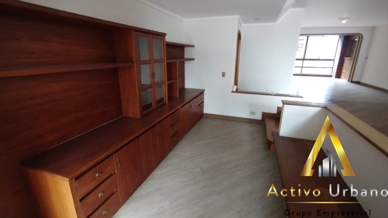 foto_104782_901271444_6887397728_ss