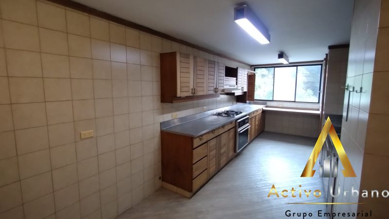 foto_104782_901271444_6890062773_ss