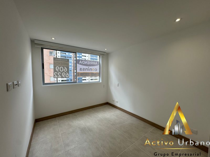 foto_104782_901271444_7016912289_ss