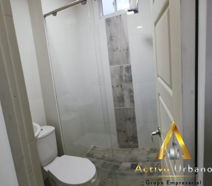 foto_104782_901271444_7028491357_ss