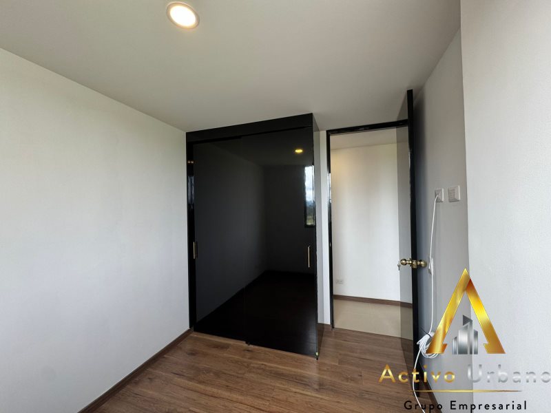 foto_104782_901271444_7095385936_ss