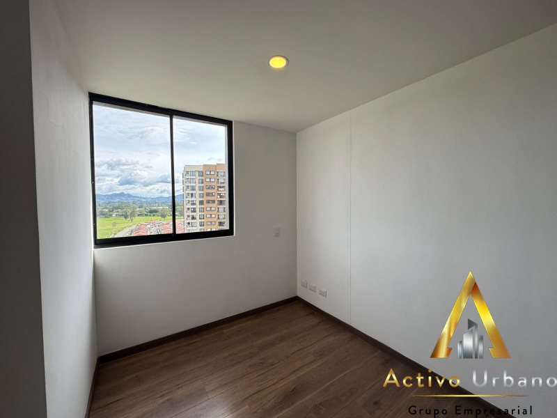 foto_104782_901271444_7095421947_ss