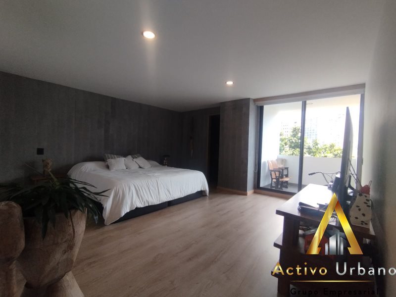 foto_104782_901271444_7160108128_ss