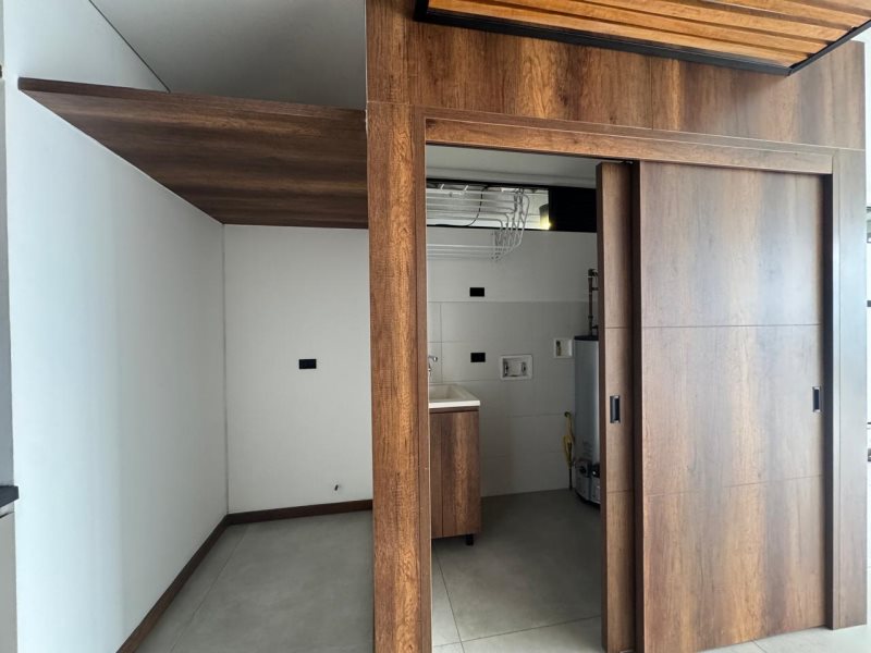 foto_104782_901271444_7237487885_ss