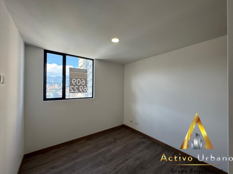 foto_104782_901271444_7408417652_ss