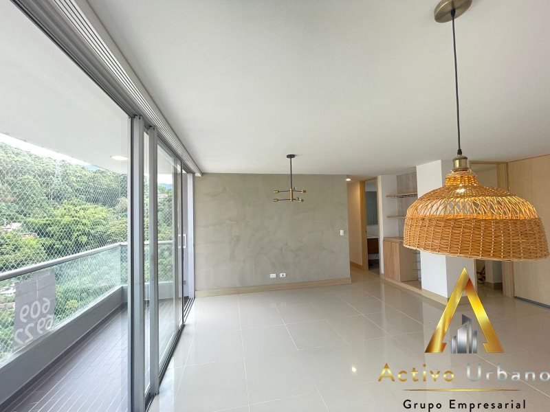 foto_104782_901271444_7443370085_ss