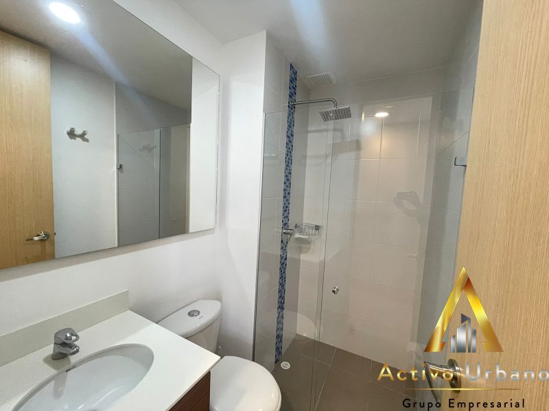 foto_104782_901271444_7462234235_ss