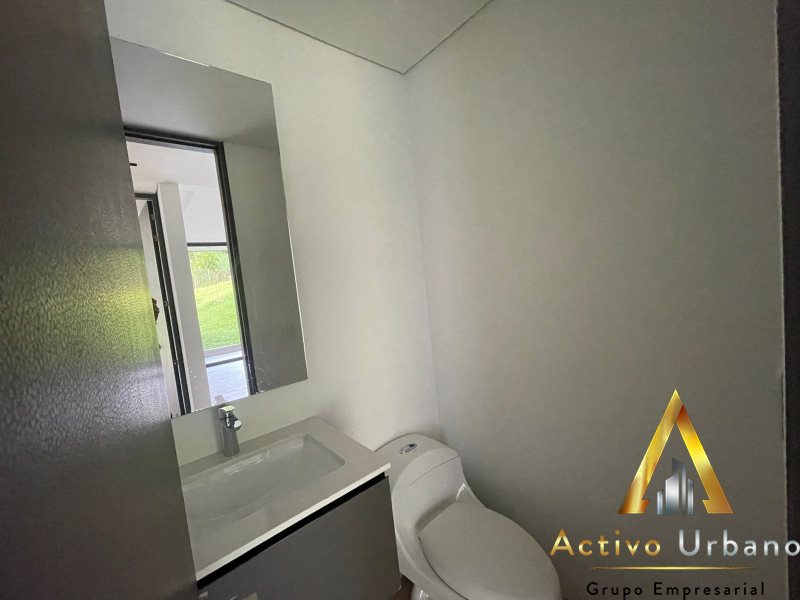 foto_104782_901271444_7462351024_ss