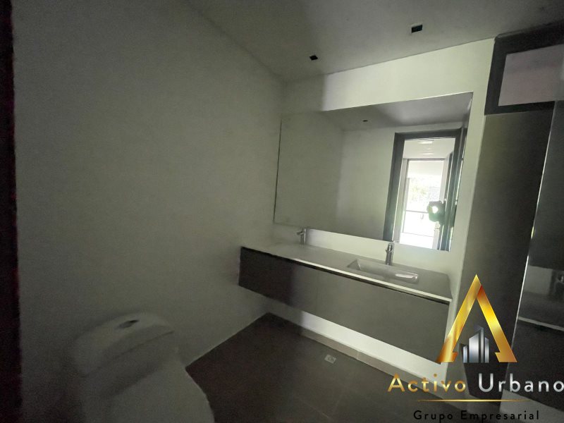 foto_104782_901271444_7478340067_ss