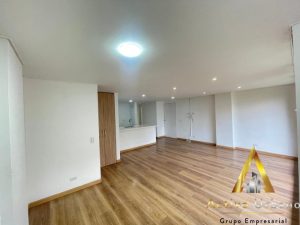 foto_104782_901271444_7518041811_ss