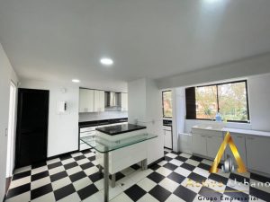 foto_104782_901271444_7556800831_ss