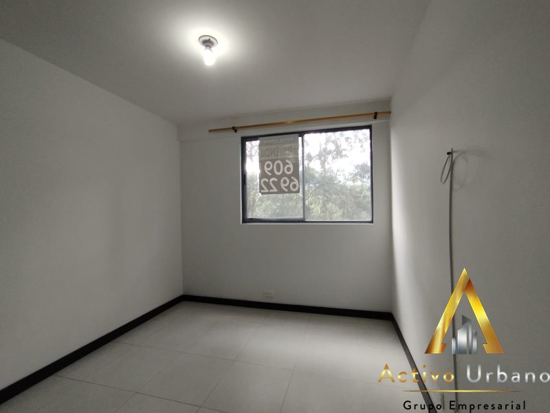 foto_104782_901271444_7712877958_ss