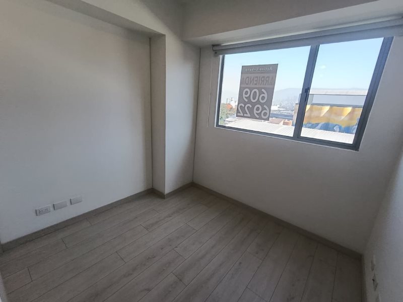 foto_104782_901271444_7874553792_ss