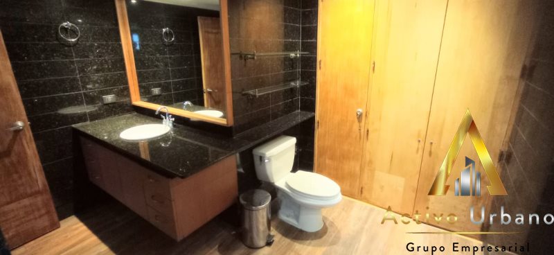 foto_104782_901271444_7954379506_ss