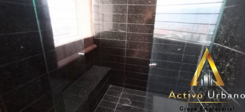 foto_104782_901271444_7977232048_ss