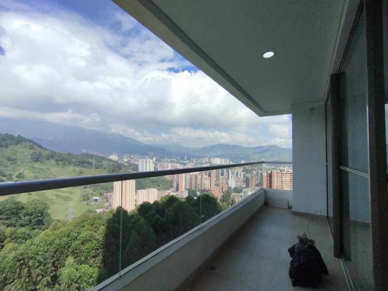 foto_104782_901271444_8013584028_ss