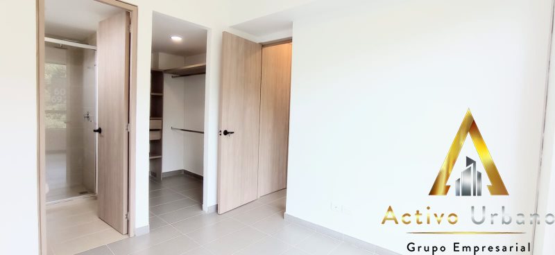 foto_104782_901271444_8016338091_ss