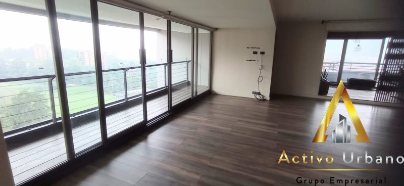 foto_104782_901271444_8016615266_ss