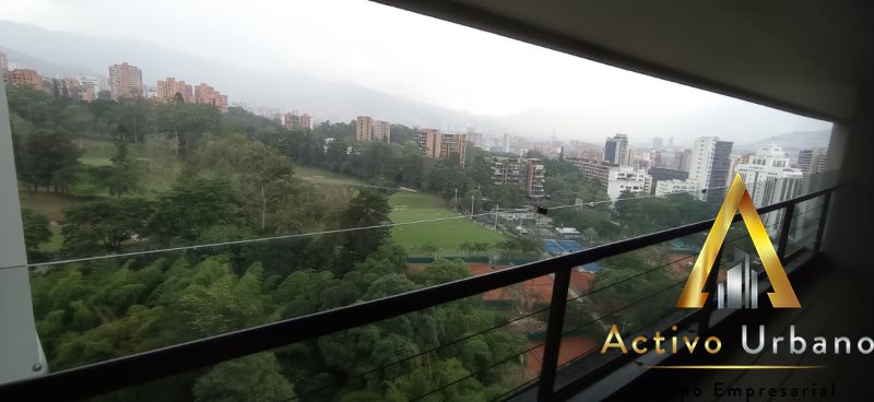 foto_104782_901271444_8016813185_ss