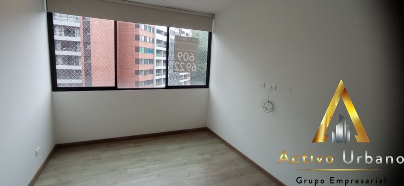 foto_104782_901271444_8031701260_ss