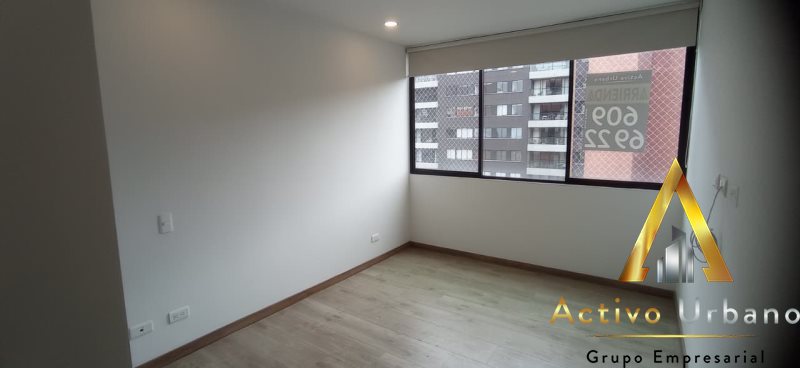 foto_104782_901271444_8031708767_ss