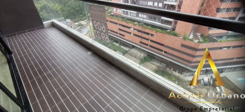 foto_104782_901271444_8086397310_ss