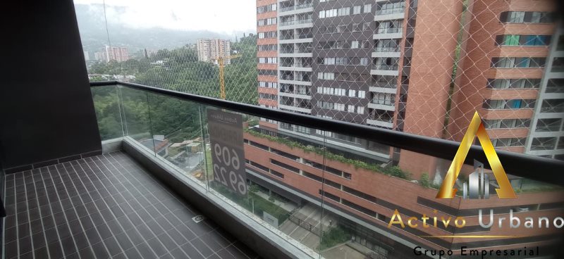 foto_104782_901271444_8086854354_ss