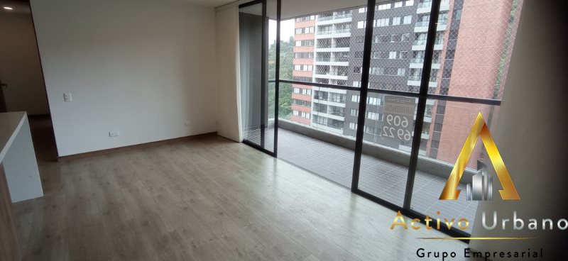 foto_104782_901271444_8098502375_ss